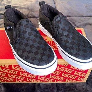 Brand new Vans Asher size 13YT